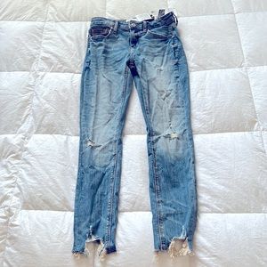 Zara mid rise ripped skinny jeans